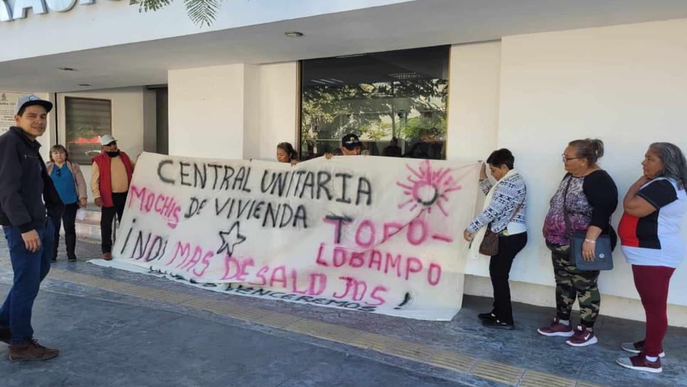 Precaristas exigen parar desalojos en viviendas de Topolobampo