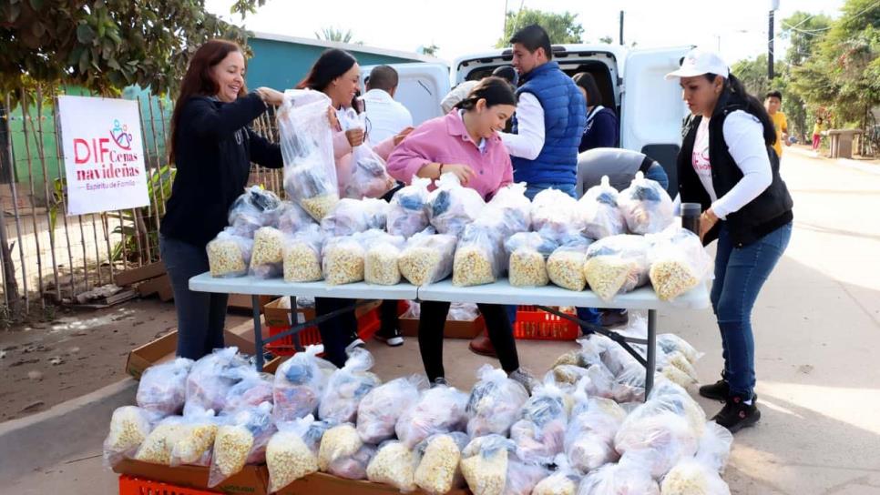 Entregan 650 cenas navideñas a familias de escasos recursos