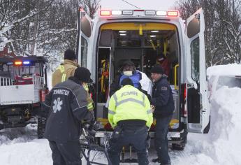 Continúan labores de rescate en oeste de Nueva York tras trormenta invernal