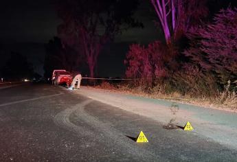 Vehículo arrolla y mata a un hombre sobre la autopista Culiacán-Mazatlán