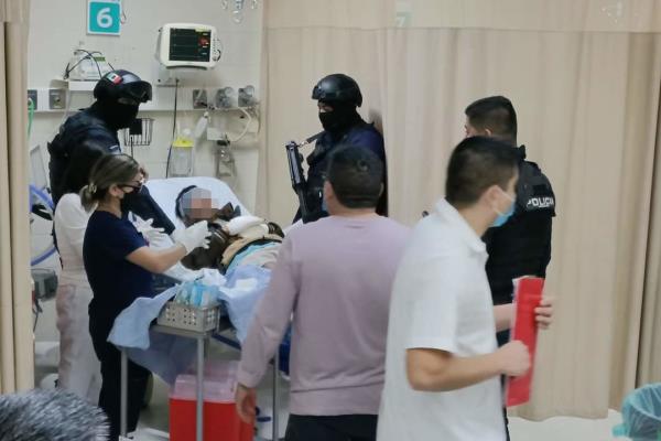 Borracho vandaliza el IMSS de Guamúchil y causa pánico; recorrió pasillos herido y ensangrentado