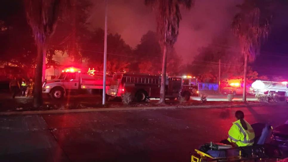 Incendio consume miles de tarimas en la colonia Toledo Corro, en Los Mochis Incendio consume miles de tarimas en la colonia Toledo Corro, en Los Mochis