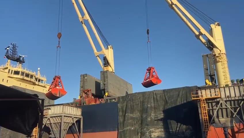 Llega a Topolobampo barco cargado de fertilizante gratuito para temporaleros