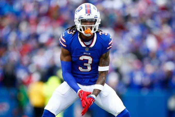 Damar Hamlin, jugador de los Bills, recibe RCP tras sufrir un golpe en el pecho