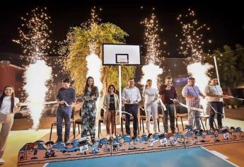 Alcalde de Mazatlán entrega nueva cancha de basquetbol en el fraccionamiento Francisco Alarcón
