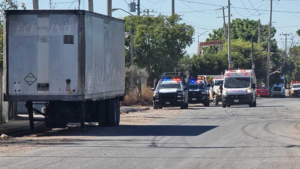 Explota pipa de diésel dentro de yarda; hay 3 personas con quemaduras graves