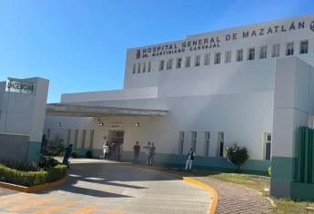 Trasladan al Hospital General de Mazatlán a dos heridos de bala por hechos violentos en Mármol