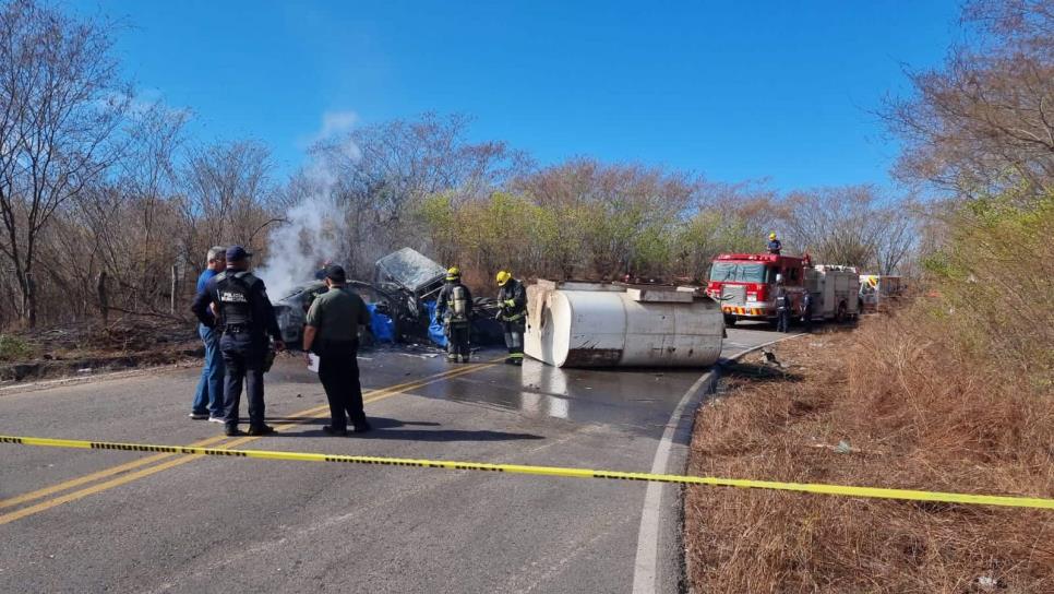 Identifican a los calcinados de choque entre pipa y automóvil