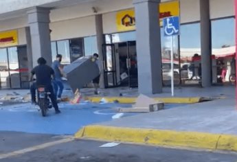 Saquean tiendas departamentales en Culiacán