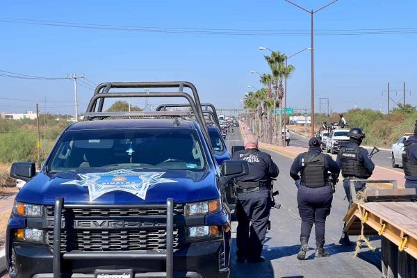 Retiran unidades quemadas de la México 15, ya pueden pasar por Guamúchil