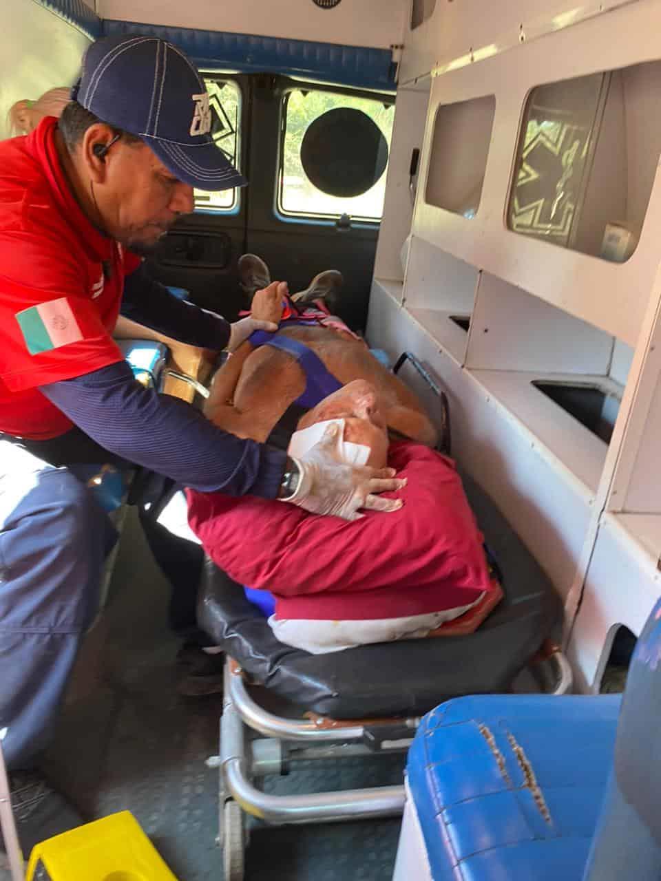 Se cae turista desde un departamento hacia el suelo en la Isla de la Piedra; está grave