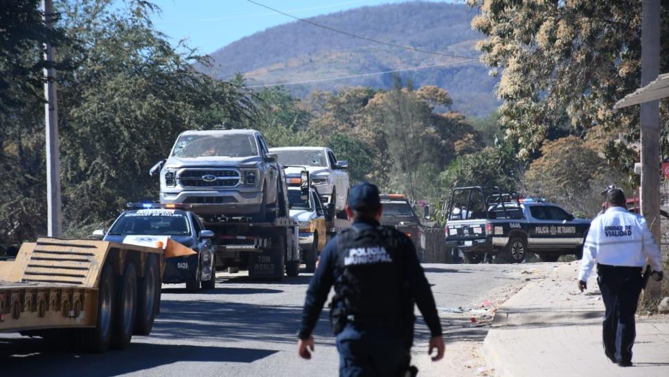 Retiran 30 autos quemados más en las calles de Jesús María; continúa la limpieza