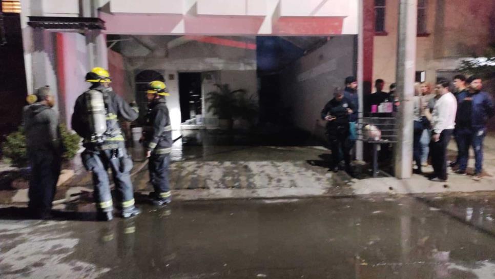 Arde casa de dos pisos en el sector Estancias, en Culiacán