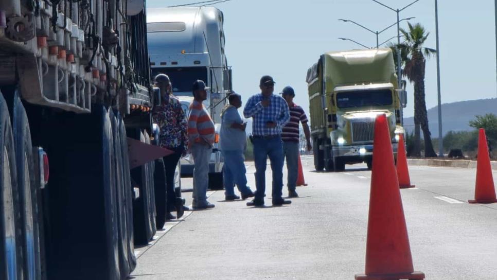 Transportistas denuncian abusos, piden piso parejo de Vialidad