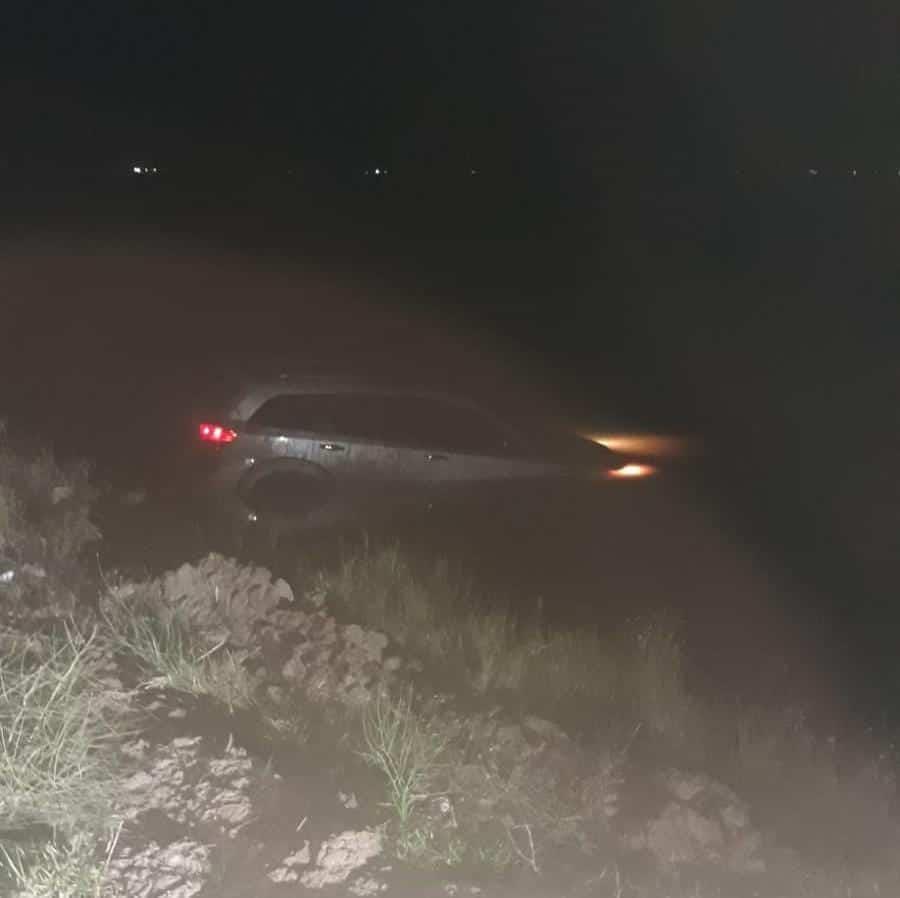 Joven se distrae y termina dentro del Canal Lateral 18 Joven se distrae y termina dentro del Canal Lateral 18