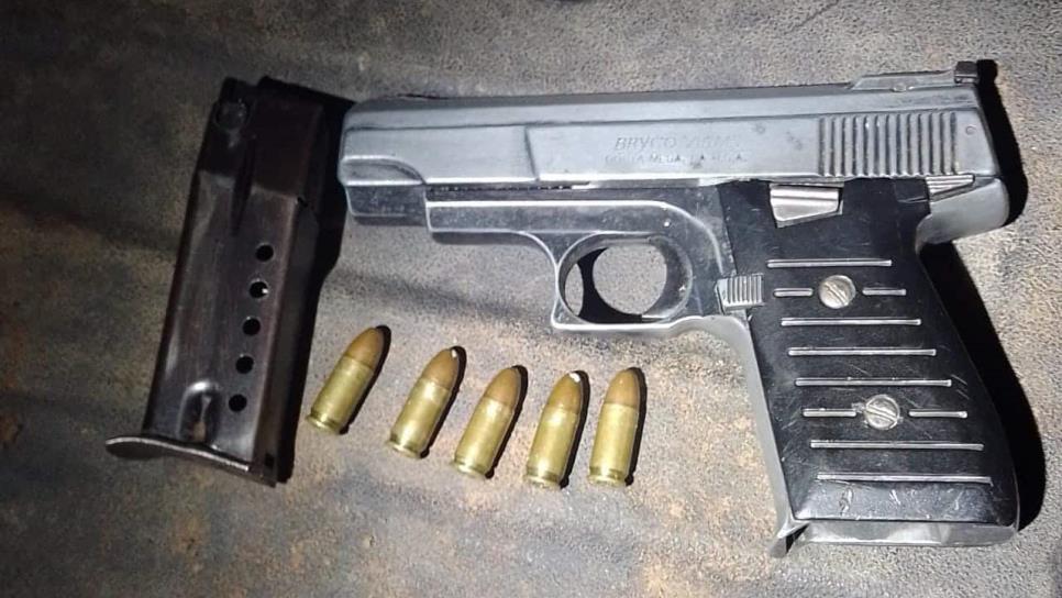 Policías de Ahome detienen a vecino de Ohuira con una 9mm