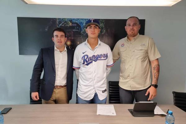 El guasavense Jesús Gámez firma con los Rangers de Texas