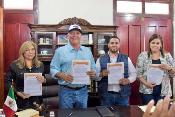 Con contrato colectivo, Gobierno de El Fuerte y Sindicato del Ayuntamiento reafirman relación