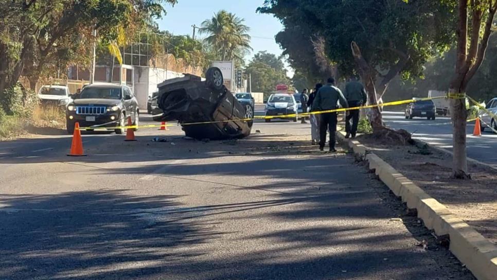 Trabajador de la SSP muere tras volcar en la carretera Culiacán-Navolato