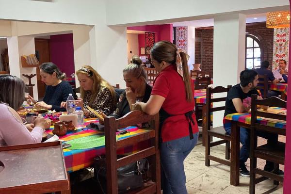 Trabajadores de restaurantes ganan $4 mil al mes en Culiacán