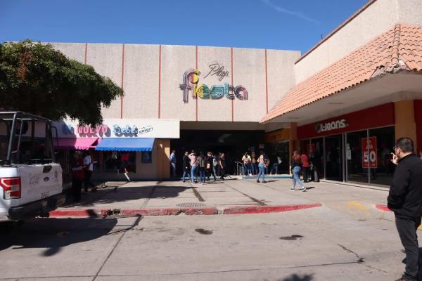 Por riesgo de intoxicación, mantienen cerrada plaza comercial en Los Mochis