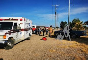 Muere mujer al volcar su vehículo en Los Pozos, Villa Unión