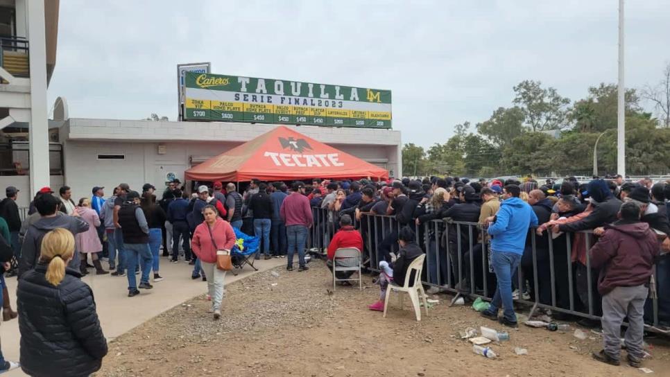 Descontrol en las filas de las taquillas del Chevron Park para comprar boletos