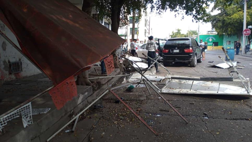 Borracho, provoca carambola: hay dos lesionadas y una carreta de mariscos destrozada