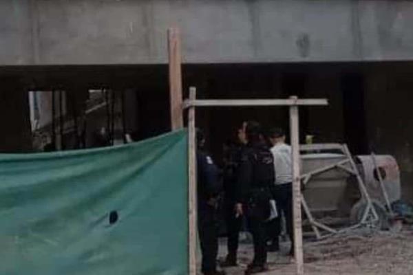 Trabajador de la construcción muere tras caer de un tercer piso en La Primavera