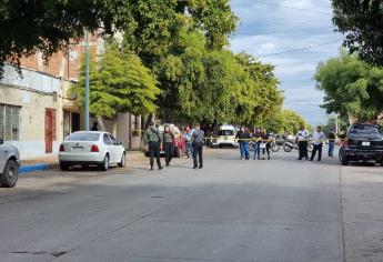 Descubren cuerpo dentro de un automóvil en el sector Jorge Almada, en Culiacán