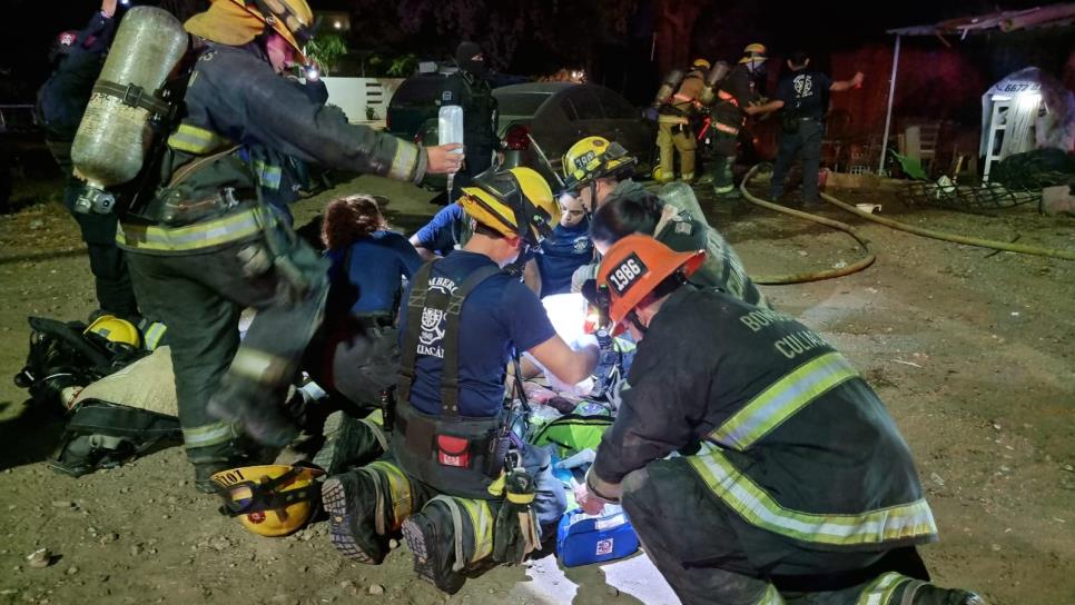 Invidente queda atrapado en incendio: lo llevan grave al hospital