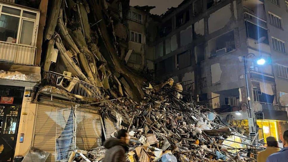 VIDEO | Las terribles imágenes del colapso de edificios en Turquía por terremotos