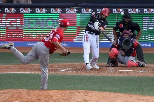 México vence a Panamá 2-1 en su sexto juego de la Serie del Caribe