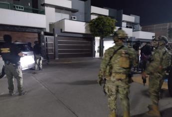 Decomisan «mega» arsenal en casa de seguridad de «Los Chapitos» en Culiacán