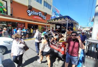 Locales y turistas disfrutan de Mazatlán; abarrotan restaurantes del puerto