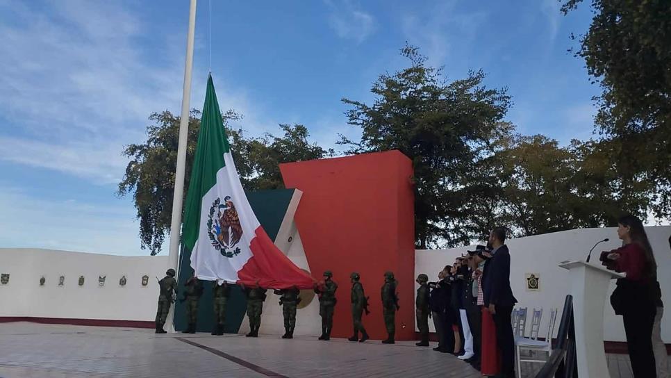 Ayuntamiento de Ahome conmemora el Día de la Bandera