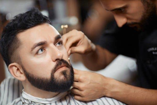 Universitarios de México pierden ante técnicos de la belleza, ganando incluso el triple que el promedio