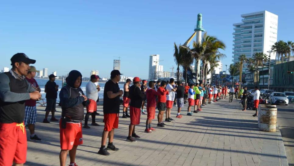 Buscan casi 100 personas certificarse como salvavidas en Mazatlán