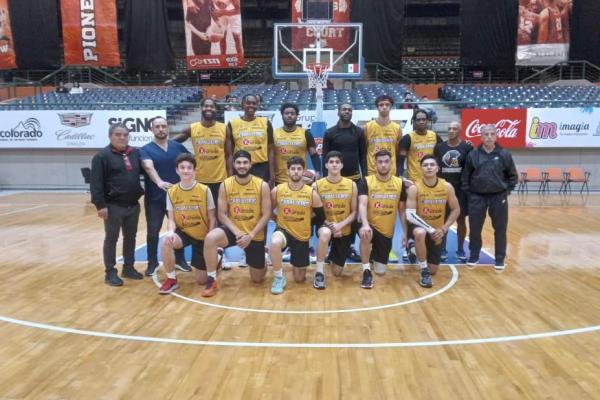 Pioneros derrota a Caballeros en juego de pretemporada
