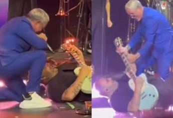 Alejandro Sanz tiró a su guitarrista en pleno concierto | VIDEO