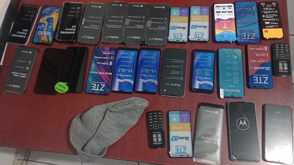 Armado con un cuchillo, Walter se robó 28 celulares; lo «cachan» los policías, en Higuera de Zaragoza