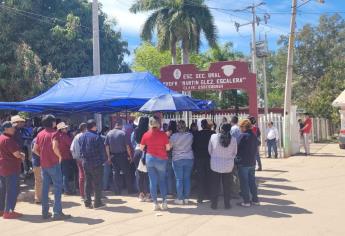 SEPyC se compromete a regularizar escolaridad de alumnos en secundaria de Compuertas, Ahome