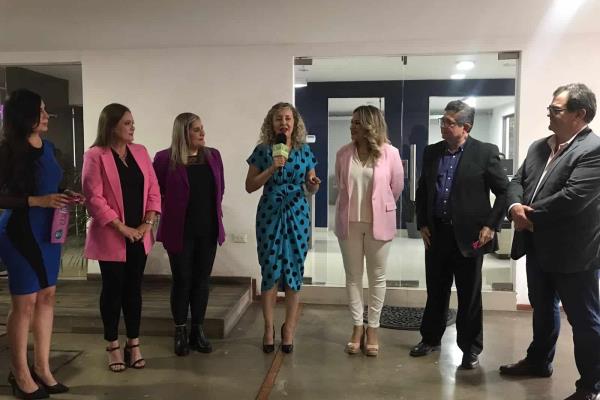 Estrenan programa de radio «EmpoderaMás» a través de la emisora estatal «Stereo Uno» en Culiacán