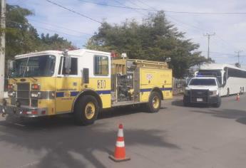 Explotan calentón y tres tanques de gas en un domicilio de Los Mochis.