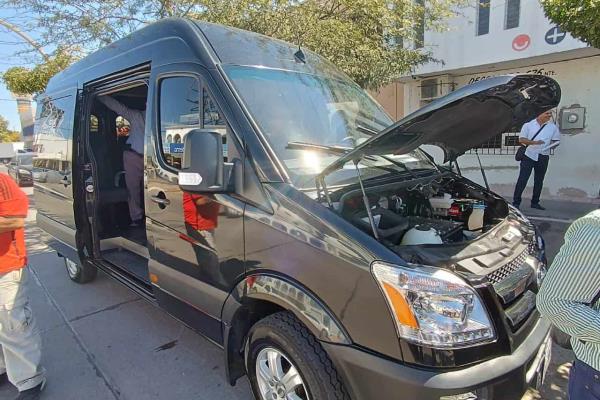 Alcalde de Ahome celebra posible llegada de camiones eléctricos al municipio