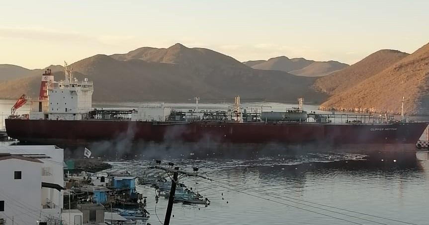 Fuga de amoniaco despierta a vecinos de Topolobampo