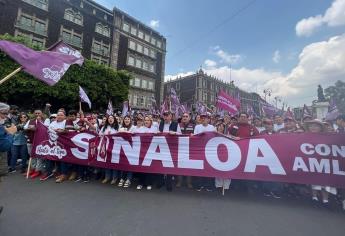 Rocha y funcionarios de Sinaloa encabezan contingente en concentración de AMLO