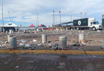 Malecón de Altata queda lleno de basura tras el carnaval 2023