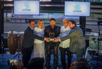 Entregan reconocimiento a la Banda El Recodo como Embajadores de Sinaloa ante el mundo