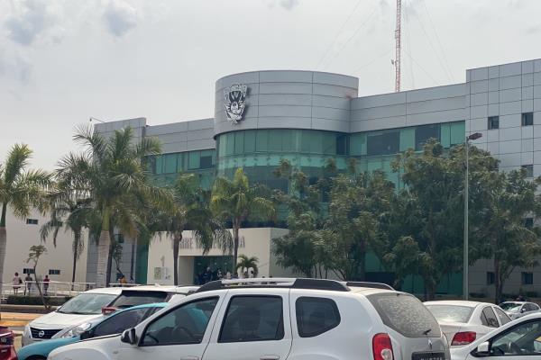 Caen auditores a Rectoría de la UAS; presentan constancia de omisión